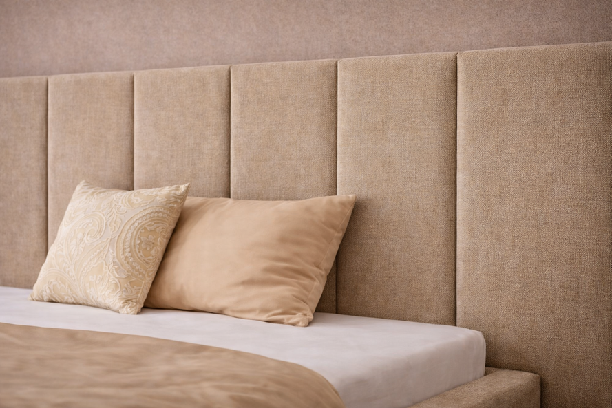 Čalúnená posteľ SENARO VERTICAL s bočnými kazetami a výškou čela 125 alebo 135