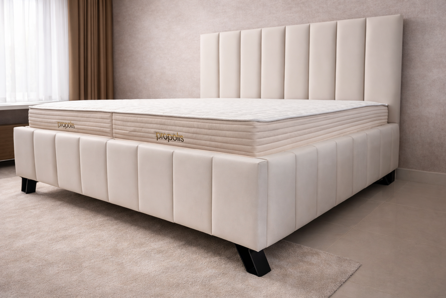 Čalúnená posteľ so skladaným čelom a zánožím 180x200